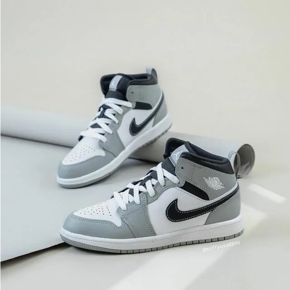 NIB Air Jordan 1 Mid Pre School Cement Gray 640734 604